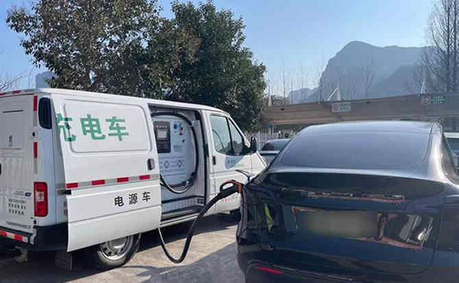 陆河汽车搭电